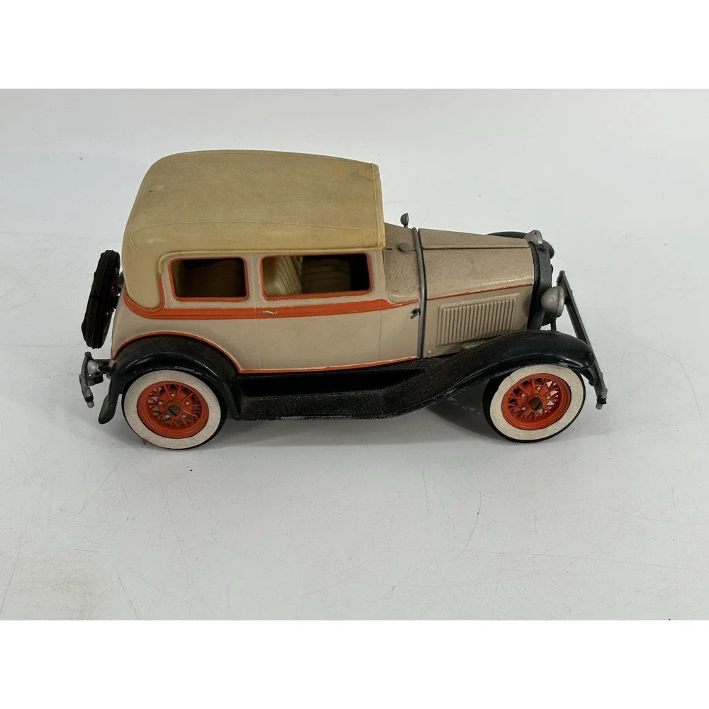 Vintage Hubley Ford Model A Victoria Diecast Metal 1/20 Model Car 4866-300